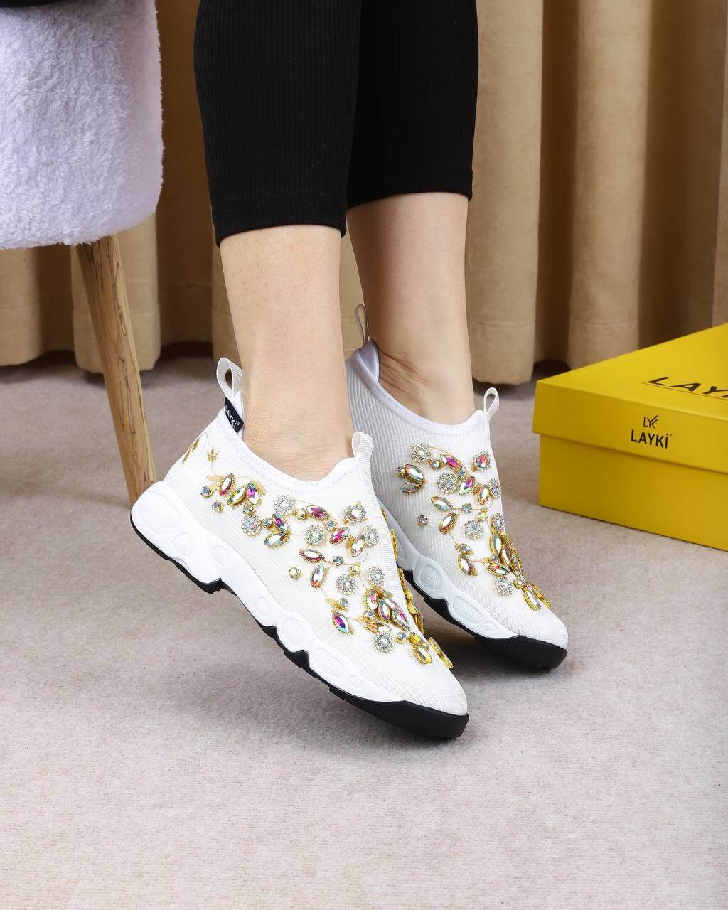 Women's comfortable crystal shoes