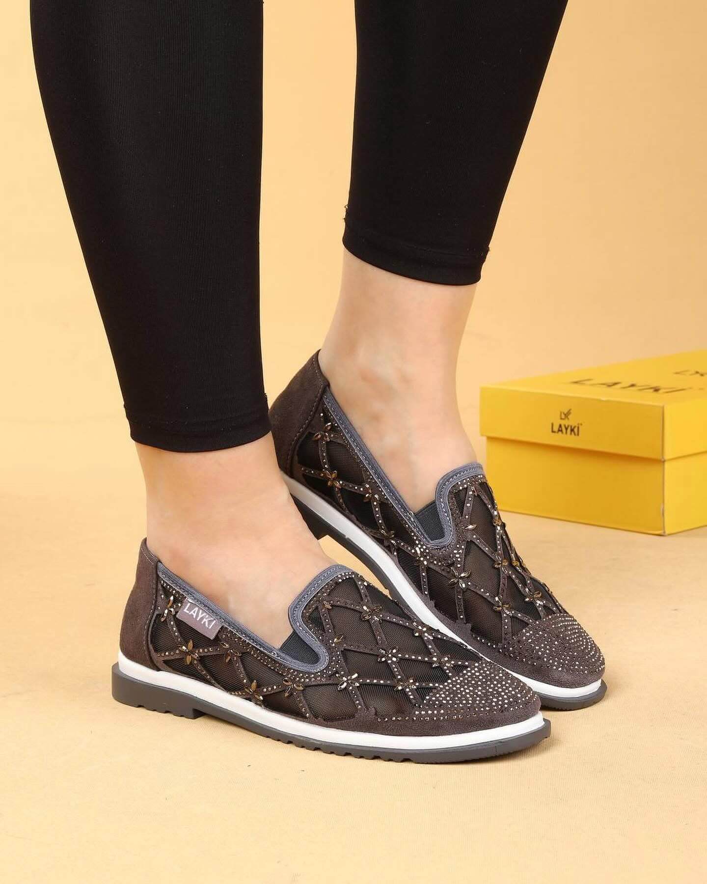 Pointed-Toe Ballet Flats
