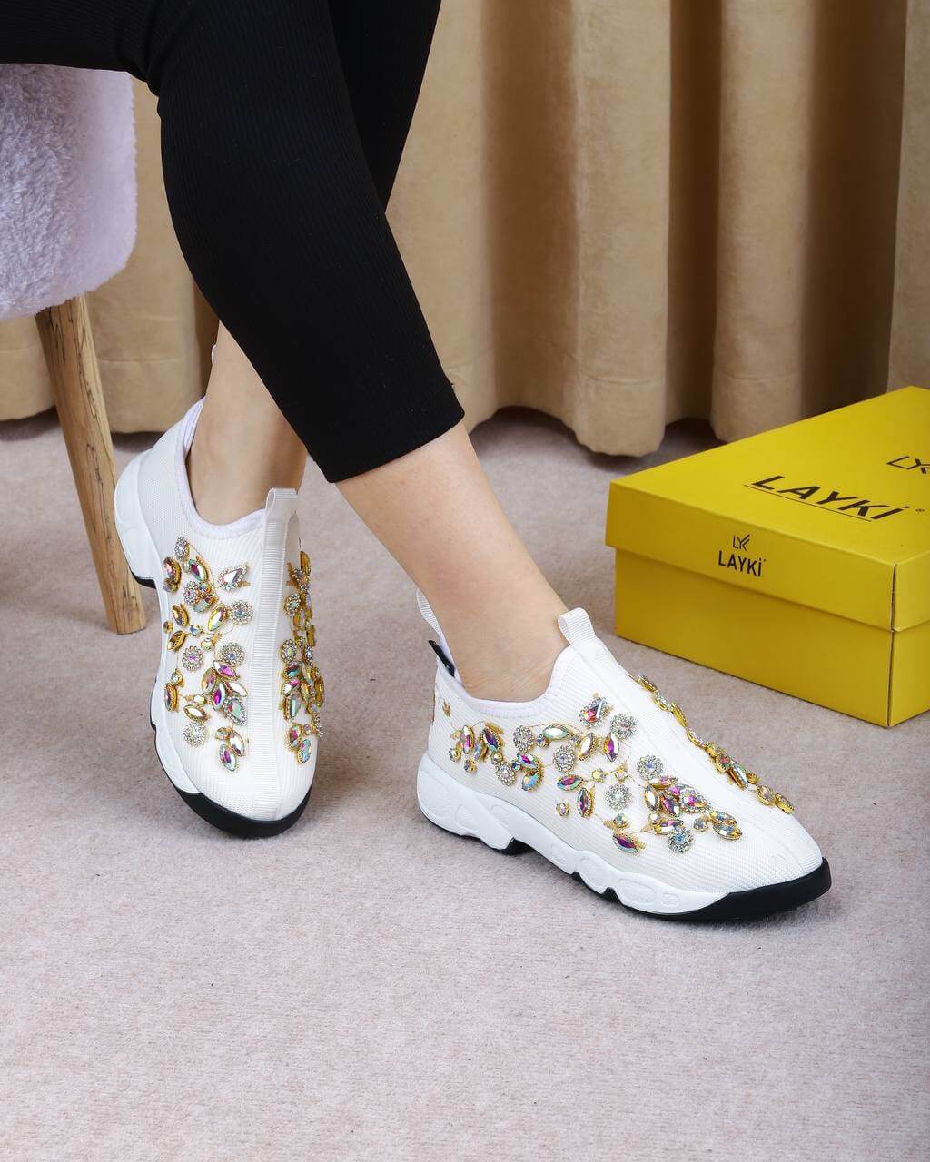 Women's comfortable crystal shoes