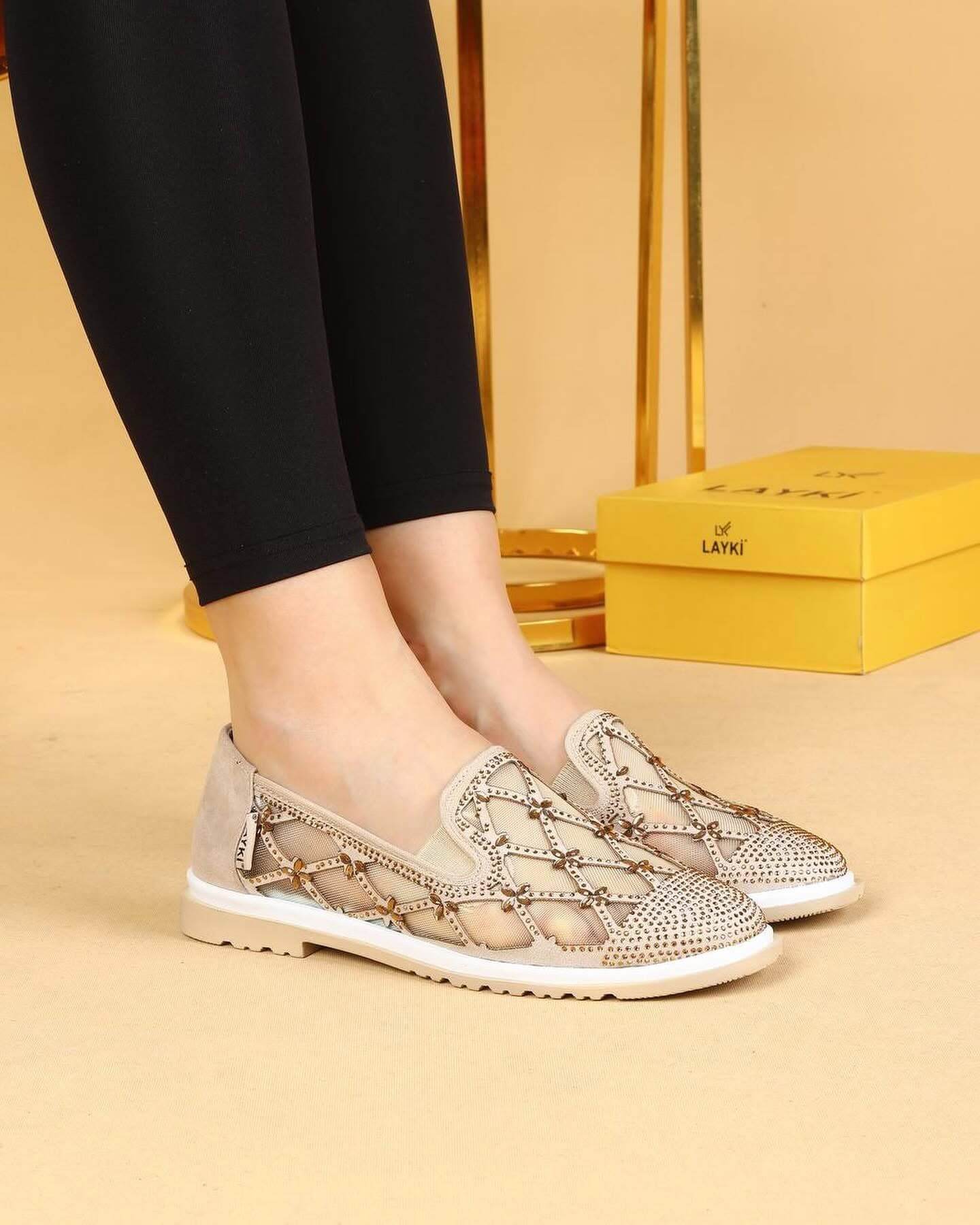 Pointed-Toe Ballet Flats