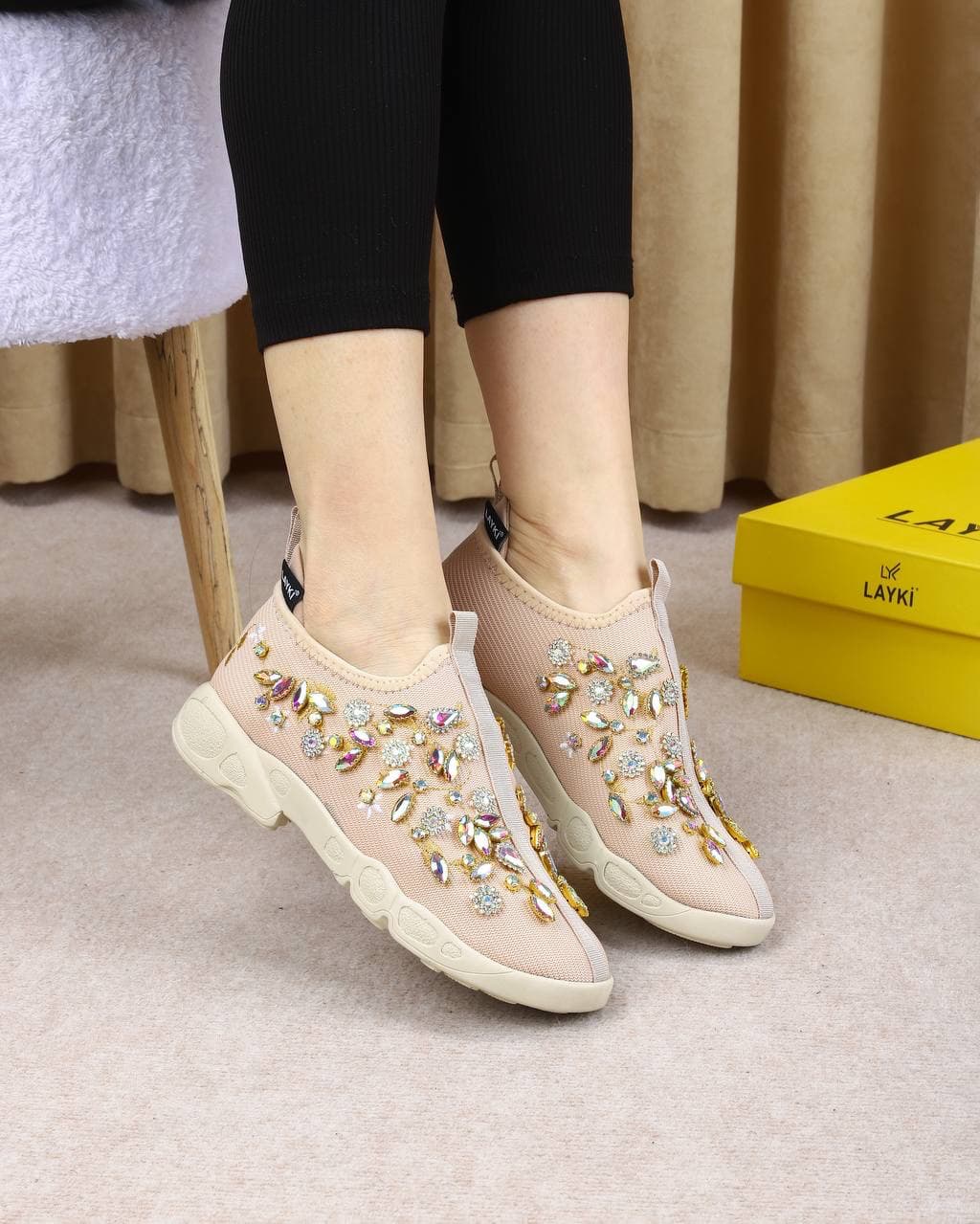 Women's comfortable crystal shoes
